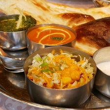 インドカレーの食器に注目!お皿の種類や素材、用途を解説