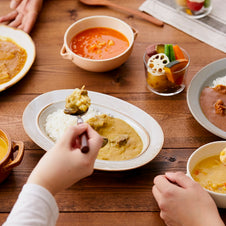 カレーに合うおかず|献立に迷った時の簡単な付け合わせ!スープ等副菜を紹介