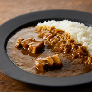 醤油・みそ・出汁など和の調味料を生かした、和風カレー