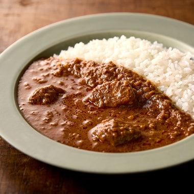 贅沢に香り立つ南インドのチキンカレー